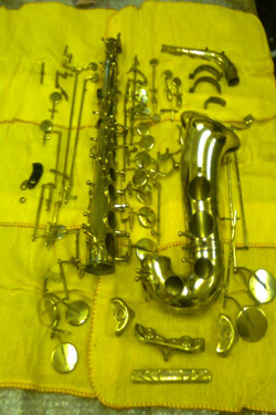 MARK'S Selmer alto Sax taken apart